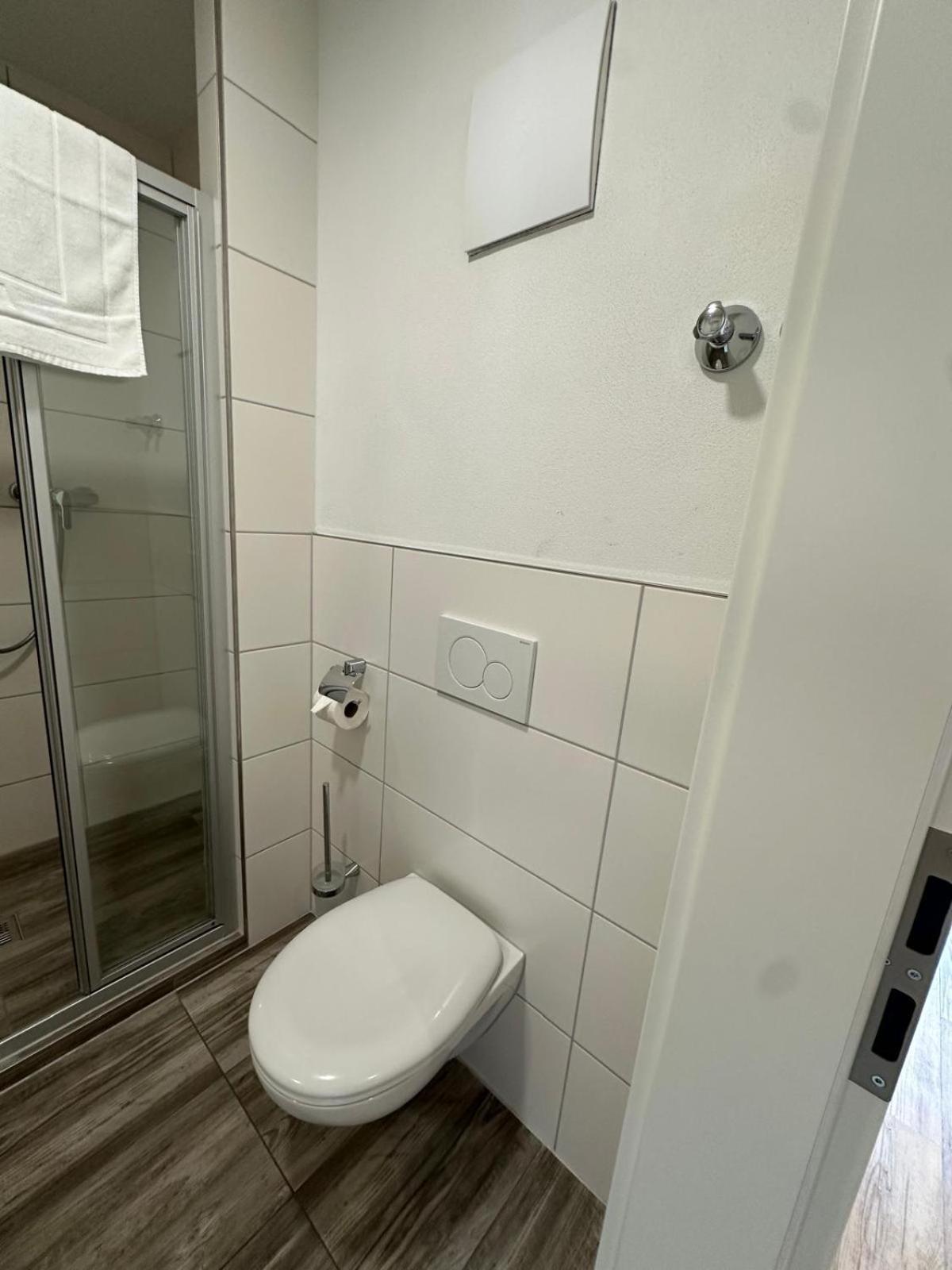 Gasthaus - Hotel Neue Post Meitingen Екстер'єр фото