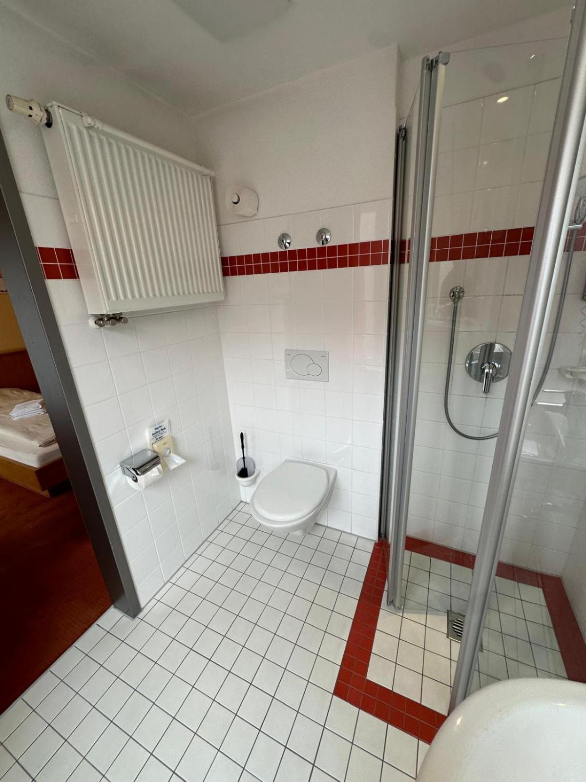 Gasthaus - Hotel Neue Post Meitingen Екстер'єр фото
