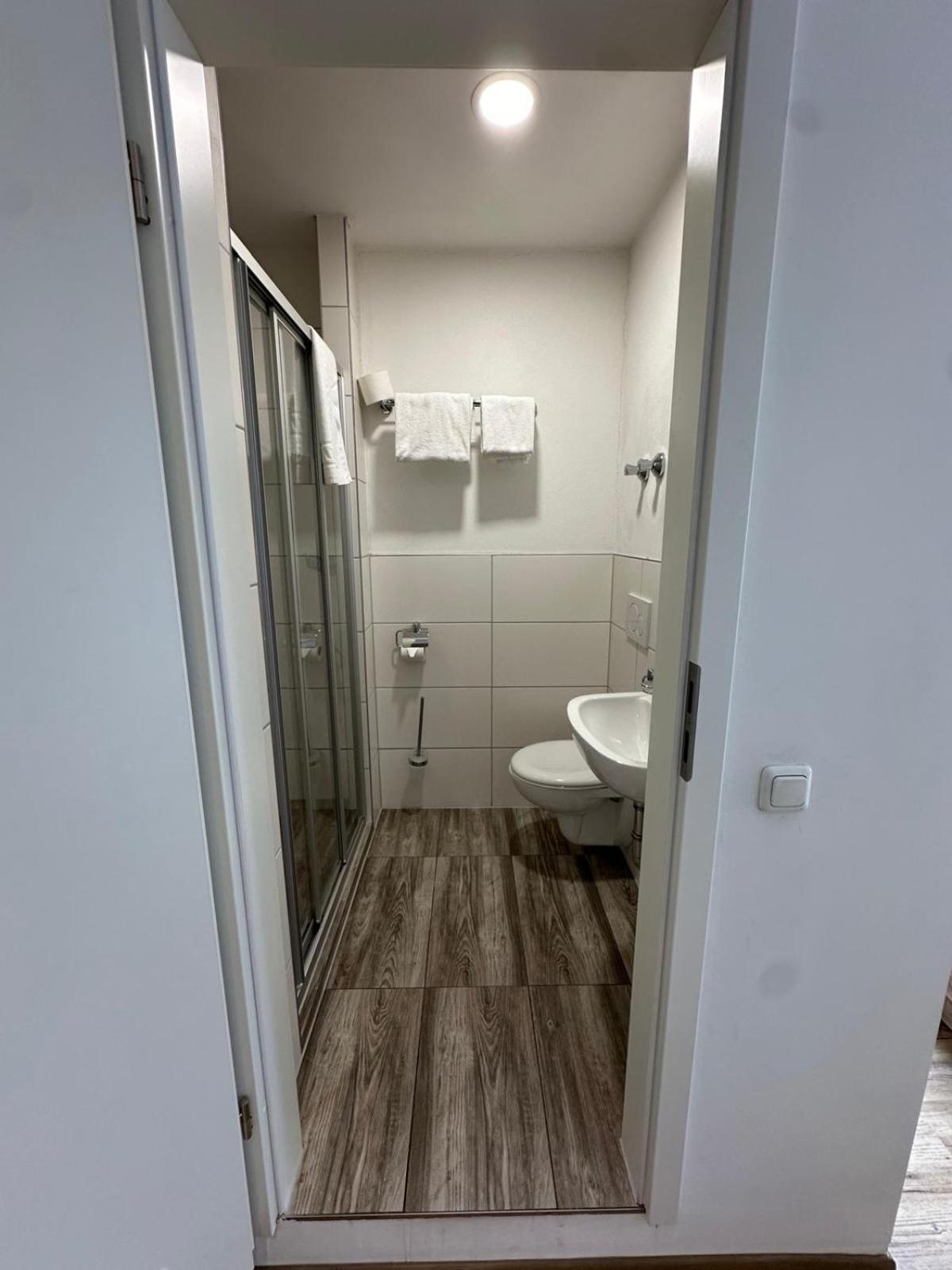 Gasthaus - Hotel Neue Post Meitingen Екстер'єр фото